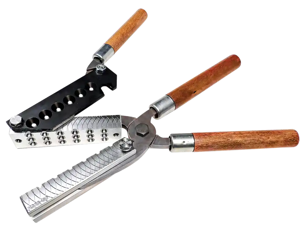 Lee Precision 90486 12 Gauge Buckshot Mold with Wood Handle - 18 Pellet Capacity