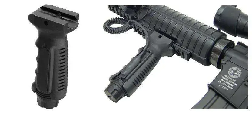 UTG RB-FGRP168B UTG Vertical Foregrip AR-15/M-16 Polymer