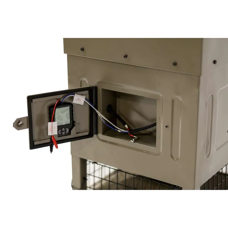 BOSS BUCK 300# STAND & FILL SLED FEEDER W/ DIVERTER PLATE & SOLAR PANEL